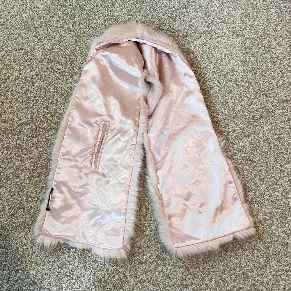 Banana Republic Soft Pink Faux Fur Scarf Satin Lined Pull Through One Size